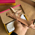 Sandália Moleca Rasteira Detalhe Circular Dourado 5462.143