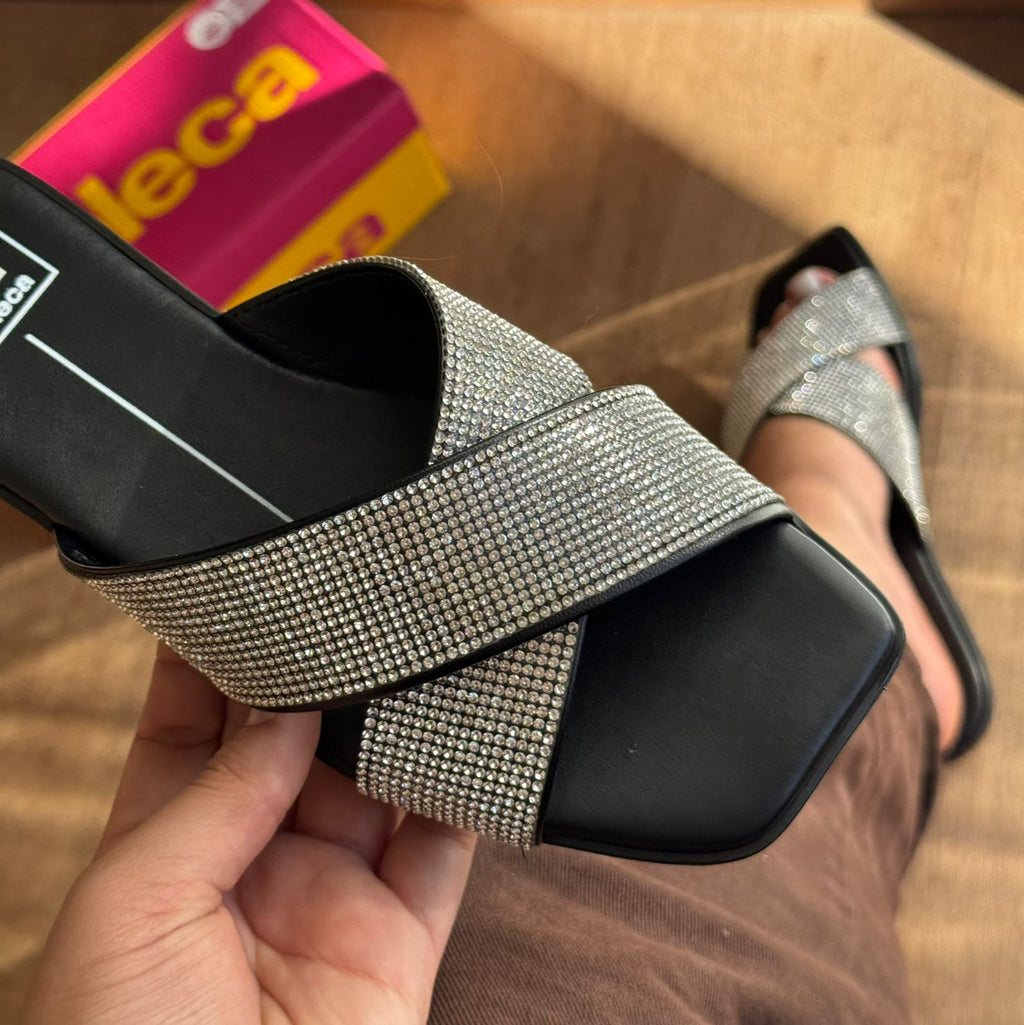 Sandália Moleca Rasteirinha Tiras Cruzadas 5560.105