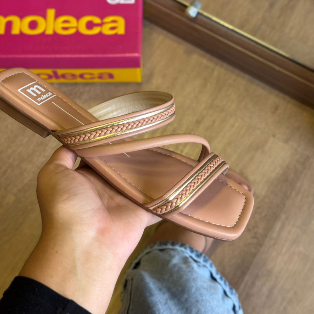 Sandália Moleca Rasteira Duas Tiras Brilhosas 5462.142