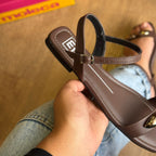 Sandália Moleca Rasteira Detalhe Circular Dourado 5462.143