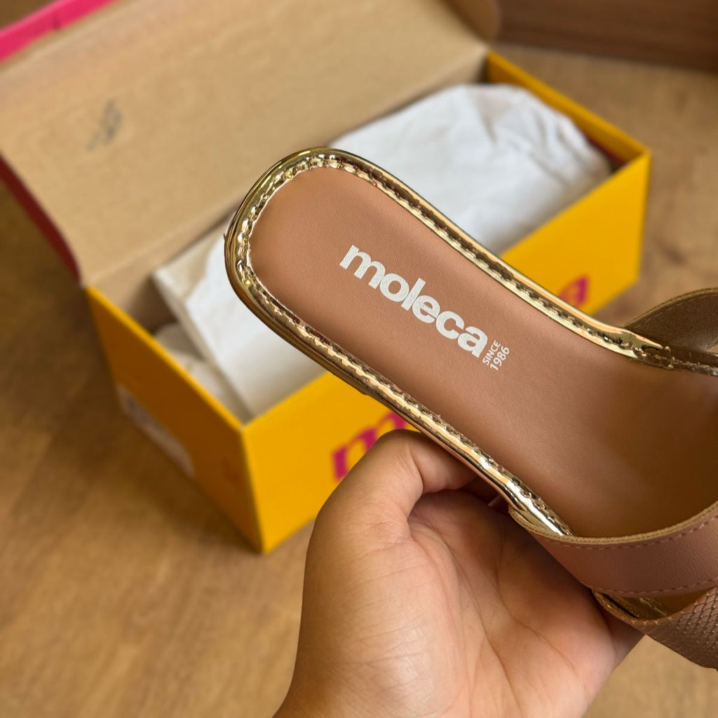 Sandália Moleca Rasteira Brilhosa 5435.553