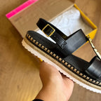 Sandália Moleca Detalhe Dourado no Cabedal 5447.526